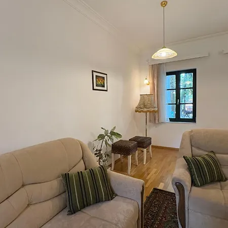 Emina Villa